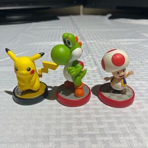 Nintendo Pikachu, Yoshi, and Toad Amiibo - Action Figure Set